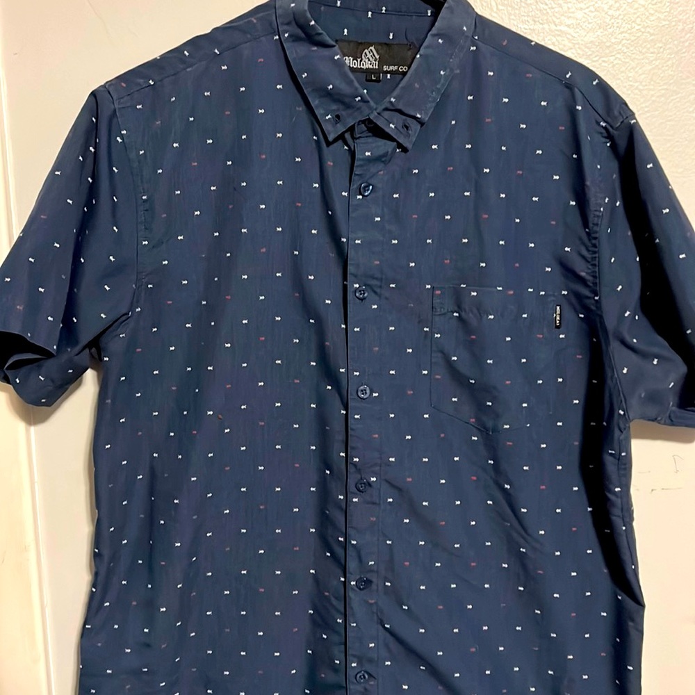 Blue button down surf shirt. Fish bones!